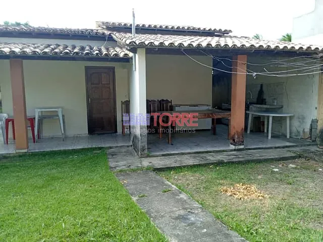 Casa com 525m² 3 quartos e 2 banheiros, à venda, no bairro Olivença em Ilhéus