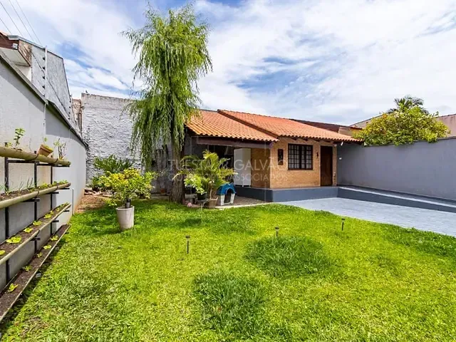 Casa com 303m² 5 quartos e 4 banheiros, à venda, no bairro Cajuru em Curitiba