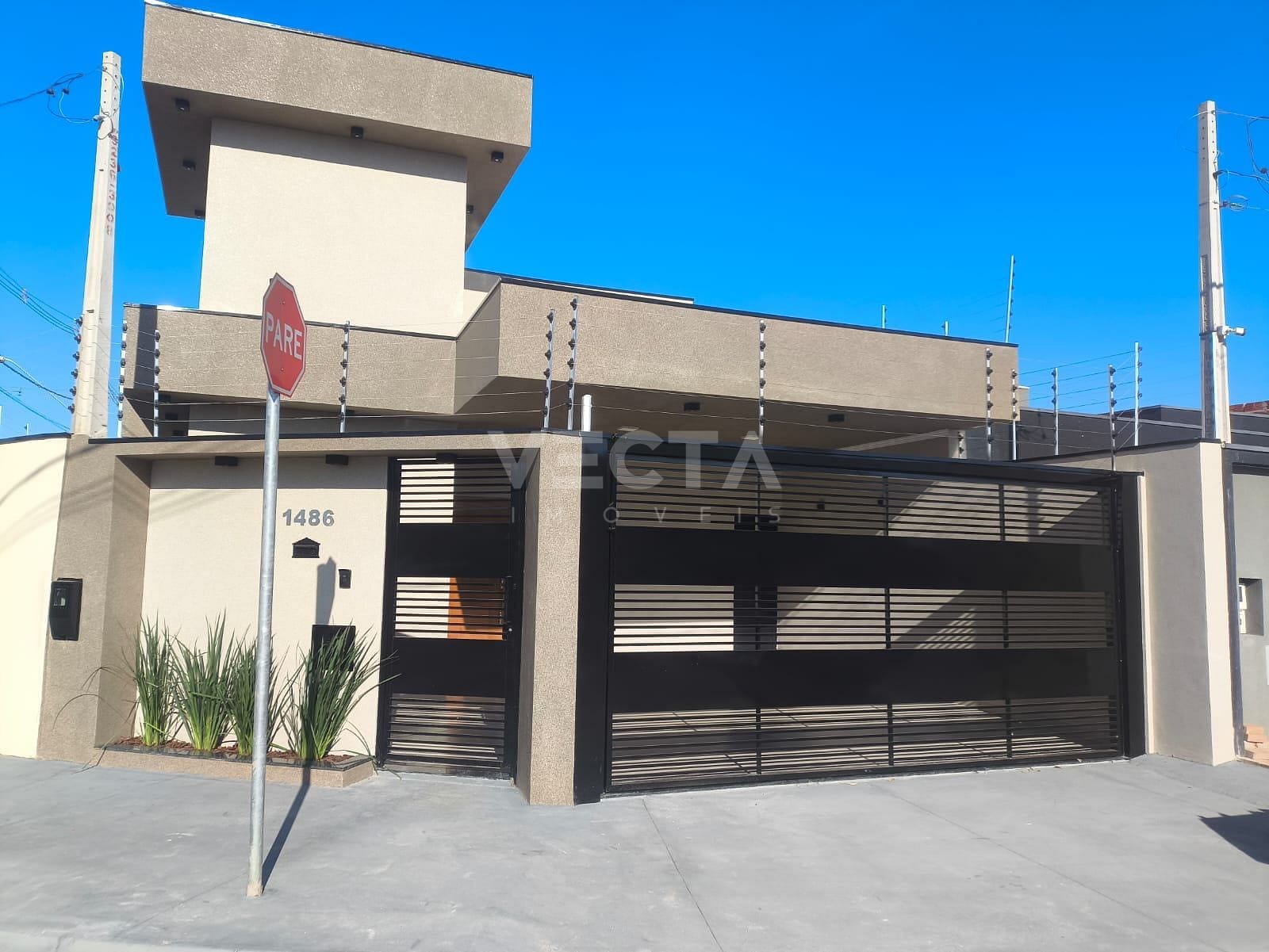 Casa à venda com 3 quartos, 116m² - Foto 1