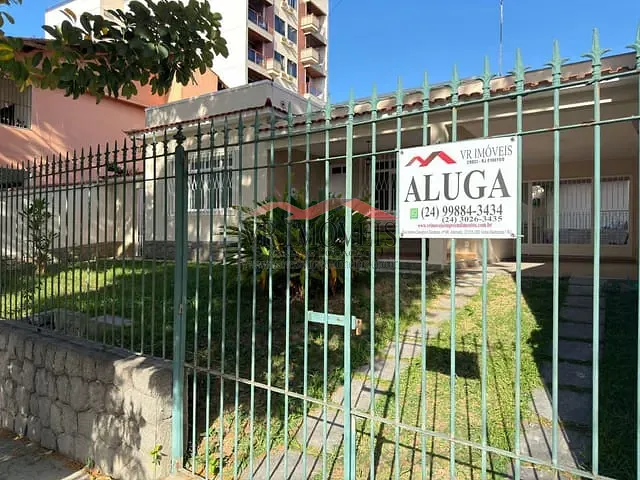 Casa com 329m² 2 quartos e 1 banheiro, para alugar, no bairro Jardim Amália em Volta Redonda