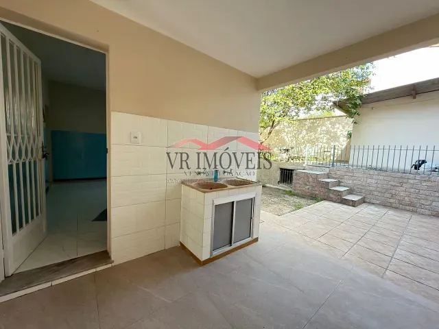Casa com 329m² 2 quartos e 1 banheiro, para alugar, no bairro Jardim Amália em Volta Redonda