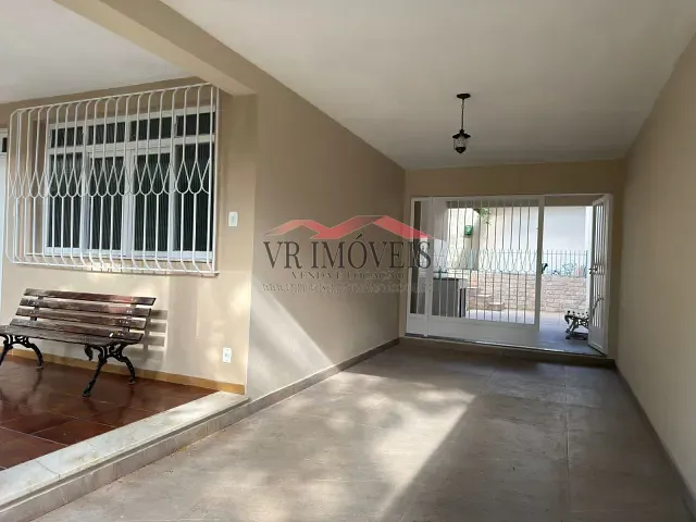Casa com 329m² 2 quartos e 1 banheiro, para alugar, no bairro Jardim Amália em Volta Redonda