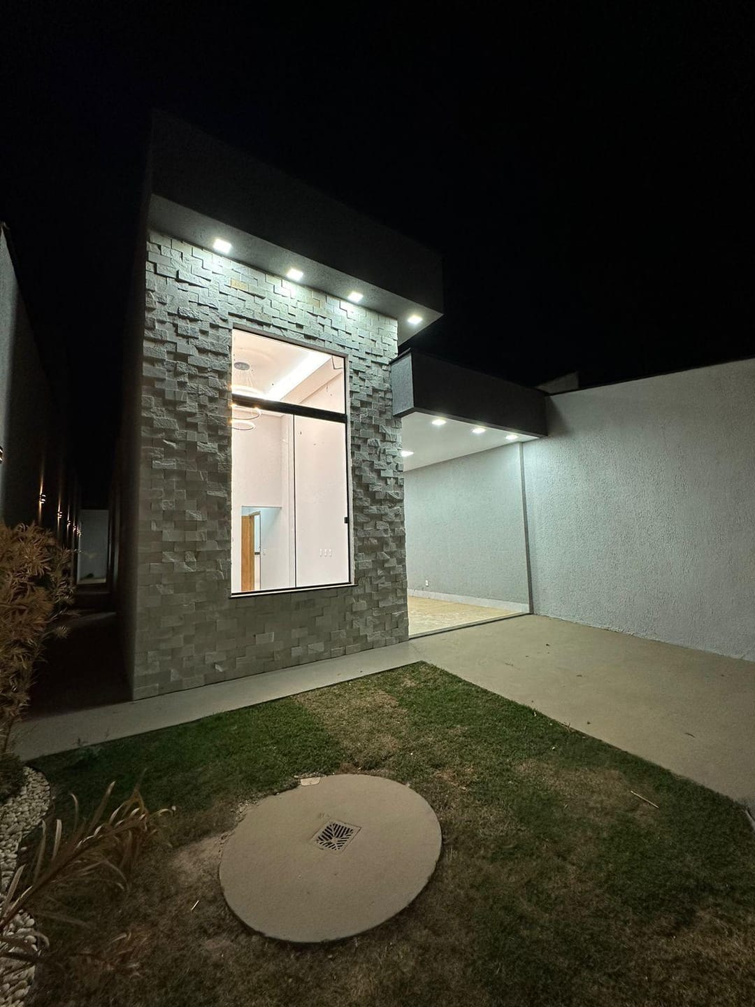 Casa à venda com 2 quartos, 93m² - Foto 1