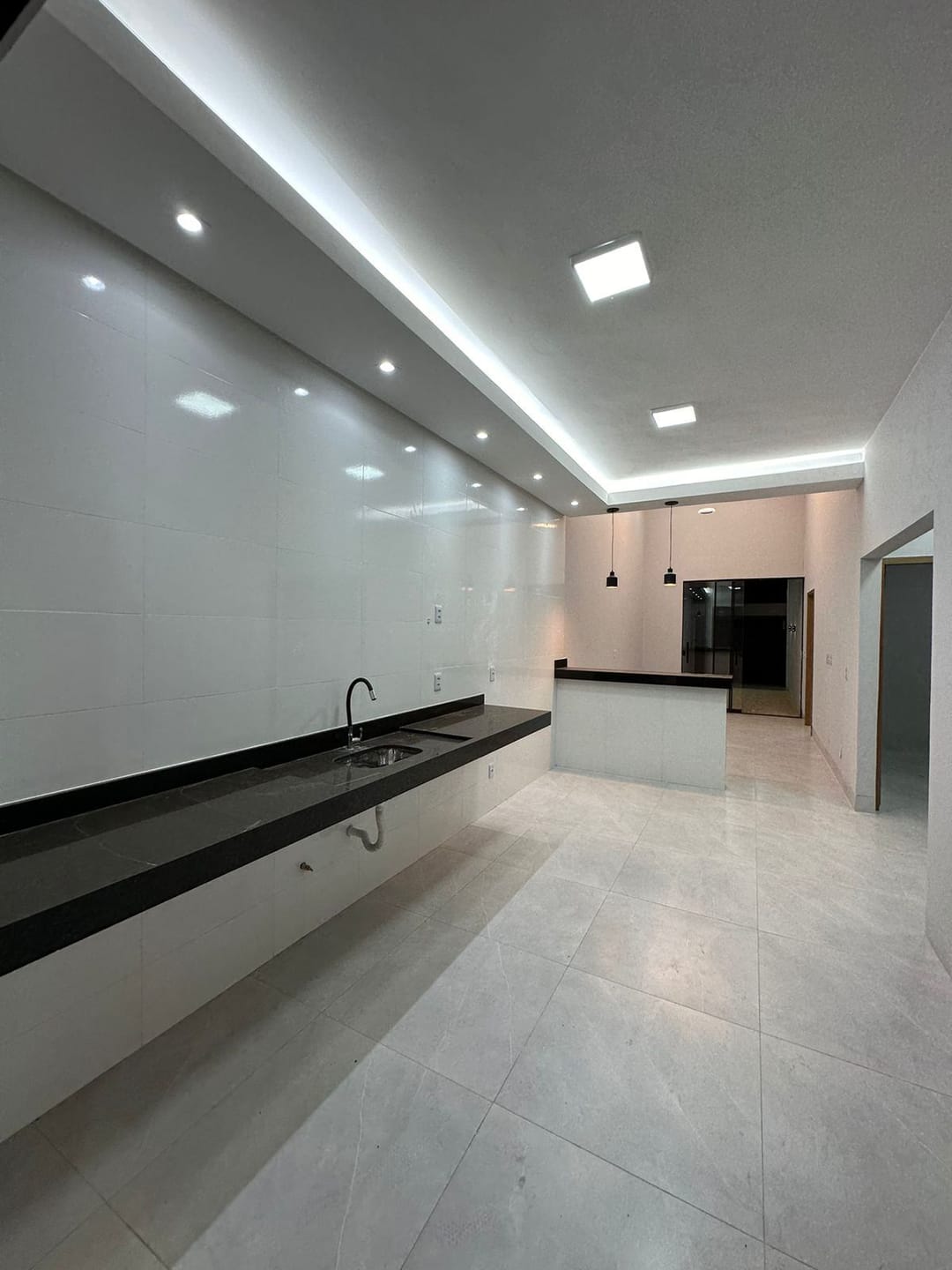 Casa à venda com 2 quartos, 93m² - Foto 2