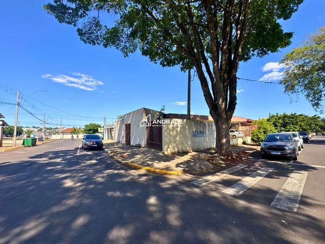 Casa à venda, no bairro Centro em Apucarana