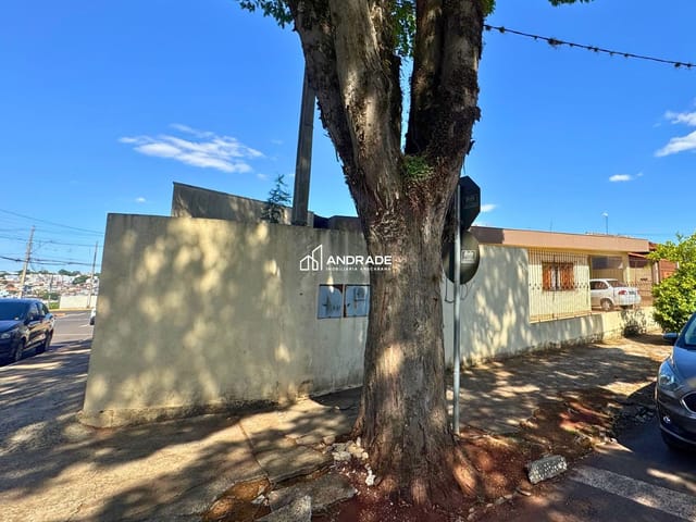 Casa à venda, no bairro Centro em Apucarana