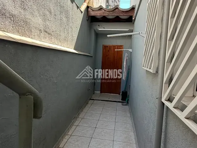 Casa 3 quartos e 2 banheiros, para alugar, no bairro Vila Augusta em Guarulhos