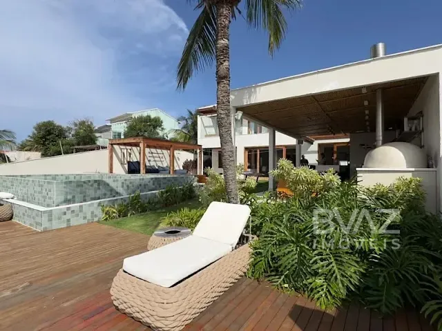 Casa com 700m² 11 quartos e 11 banheiros, à venda, no bairro Peró em Cabo Frio