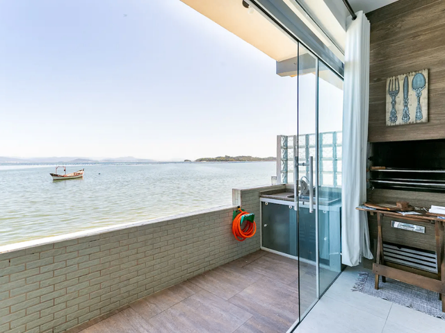 Foto do Casa - "Refúgio Açoriano à Beira-Mar: Casa não financiavel com Vista Deslumbrante e Dupla Versatilidade!", Ribeirão da Ilha, Florianópolis, SC | Costão Sul Imóveis