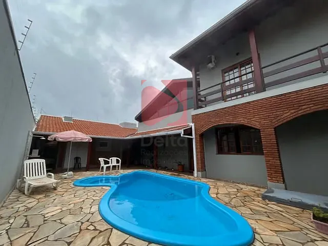 Casa 4 quartos e 4 banheiros, à venda, no bairro Jardim Carlos Gomes em Pirassununga