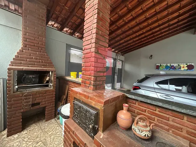 Casa 4 quartos e 4 banheiros, à venda, no bairro Jardim Carlos Gomes em Pirassununga
