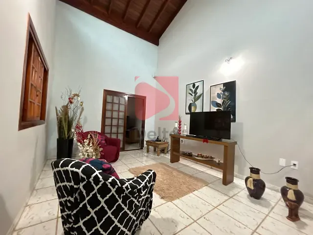 Casa 4 quartos e 4 banheiros, à venda, no bairro Jardim Carlos Gomes em Pirassununga