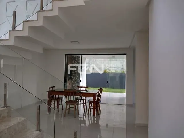 Casa com 281m² 4 quartos e 2 banheiros, à venda, no bairro Cascalheira em Camaçari