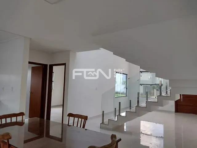 Casa com 281m² 4 quartos e 2 banheiros, à venda, no bairro Cascalheira em Camaçari
