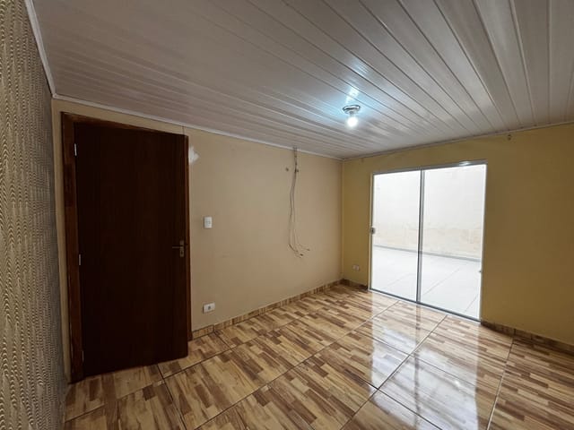 Casa 2 quartos e 1 banheiro, para alugar, no bairro Rio Pequeno em São José dos Pinhais