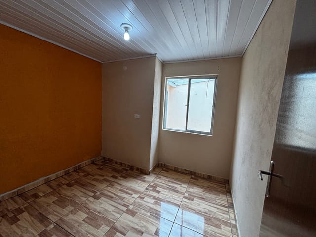 Casa 2 quartos e 1 banheiro, para alugar, no bairro Rio Pequeno em São José dos Pinhais