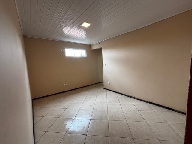 Casa 2 quartos e 1 banheiro, para alugar, no bairro Rio Pequeno em São José dos Pinhais