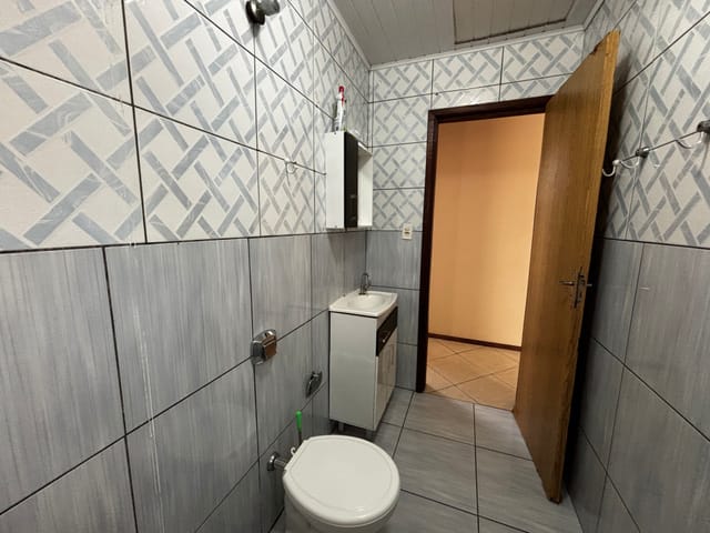 Casa 2 quartos e 1 banheiro, para alugar, no bairro Rio Pequeno em São José dos Pinhais