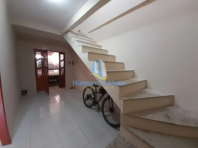 Casa com 130m² 4 quartos e 2 banheiros, à venda, no bairro Espírito Santo em Vitória da Conquista