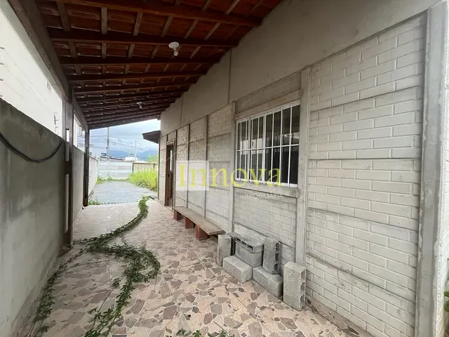 Casa 2 quartos e 1 banheiro, à venda, no bairro Balneário dos Golfinhos em Caraguatatuba