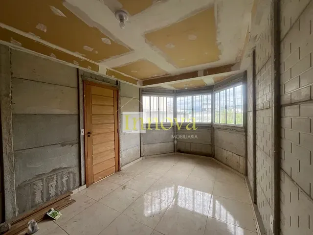 Casa 2 quartos e 1 banheiro, à venda, no bairro Balneário dos Golfinhos em Caraguatatuba