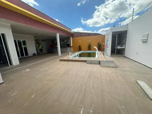 Casa 3 quartos e 2 banheiros, para alugar, no bairro Clériston Andrade em Paulo Afonso