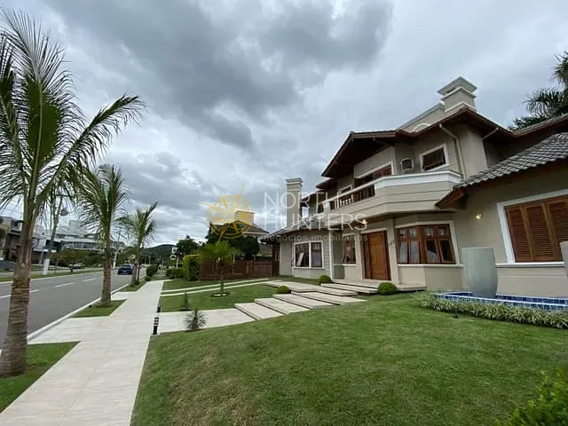 Casa com 450m² 5 quartos e 6 banheiros, à venda, no bairro Jurerê Internacional em Florianópolis