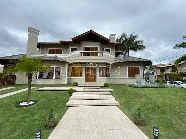 Casa com 450m² 5 quartos e 6 banheiros, à venda, no bairro Jurerê Internacional em Florianópolis