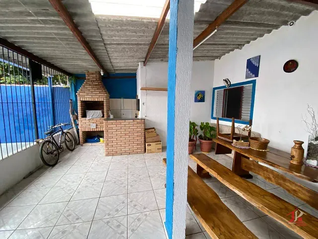 Casa 3 quartos e 2 banheiros, à venda, no bairro Belas Artes em Itanhaém