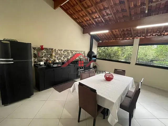 Casa com 181m² 5 quartos e 2 banheiros, à venda, no bairro Vila Vitória em Santo André