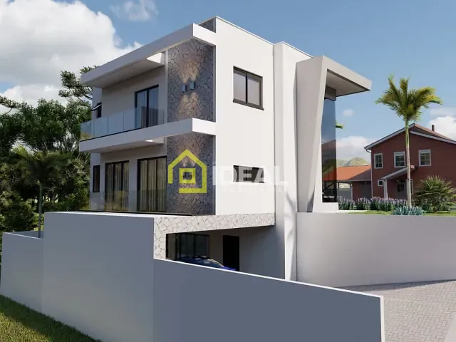 Casa com 366m² 3 quartos e 4 banheiros, à venda, no bairro Nossa Senhora da Salete em Concórdia
