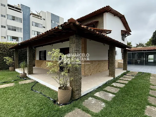 Casa à venda, no bairro Candeias em Vitória da Conquista