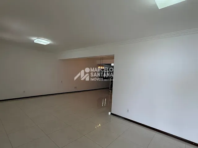 Casa à venda, no bairro Candeias em Vitória da Conquista