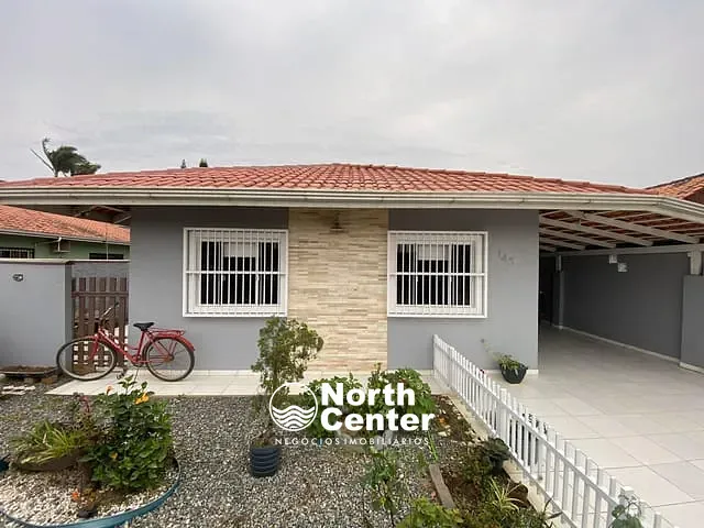 Casa com 360m² 3 quartos e 3 banheiros, à venda, no bairro Centro em Balneário Barra do Sul