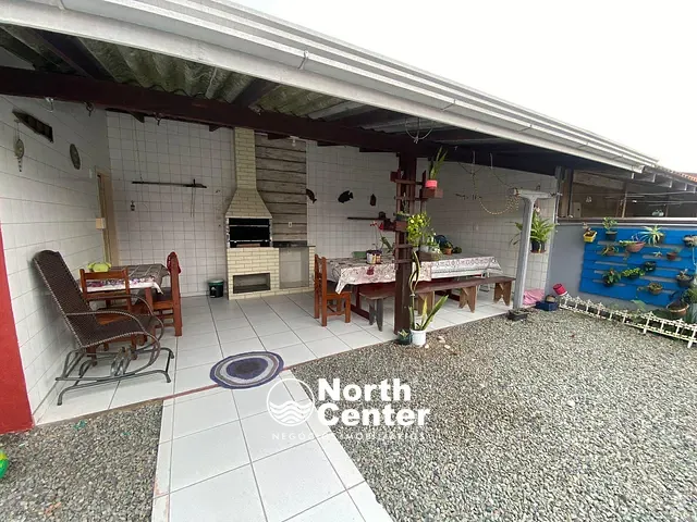Casa com 360m² 3 quartos e 3 banheiros, à venda, no bairro Centro em Balneário Barra do Sul