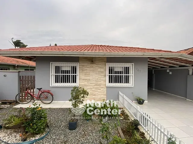 Casa com 360m² 3 quartos e 3 banheiros, à venda, no bairro Centro em Balneário Barra do Sul