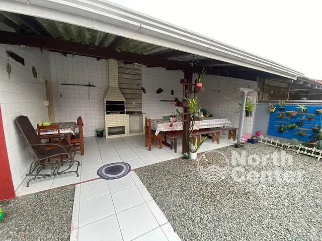 Casa com 360m² 3 quartos e 3 banheiros, à venda, no bairro Centro em Balneário Barra do Sul