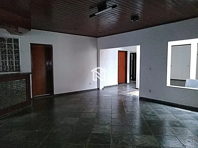 Casa com 1120m² 3 quartos e 2 banheiros, para alugar, no bairro Setor Oeste em Paraíso do Tocantins