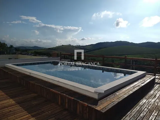 Casa com 420m² 4 quartos e 6 banheiros, à venda, no bairro Condomínio Residencial Fazenda Santa Helena em Bragança Paulista