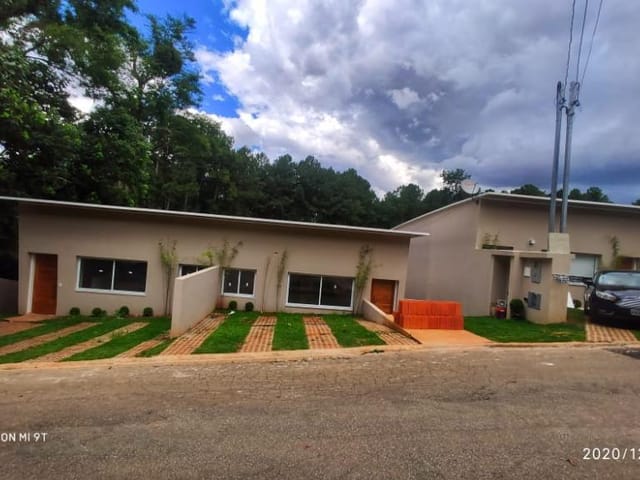 Casa com 180m² 3 quartos e 3 banheiros, à venda, no bairro Jardim Barbacena em Cotia
