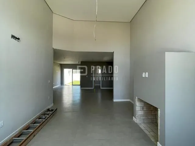 Casa com 390m² 3 quartos e 2 banheiros, à venda, no bairro Laranjal em Pelotas