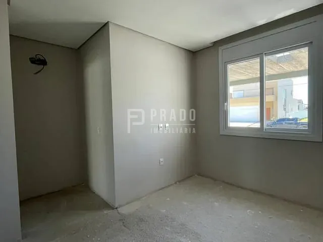 Casa com 390m² 3 quartos e 2 banheiros, à venda, no bairro Laranjal em Pelotas