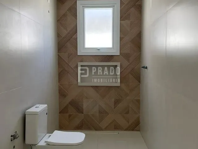 Casa com 390m² 3 quartos e 2 banheiros, à venda, no bairro Laranjal em Pelotas