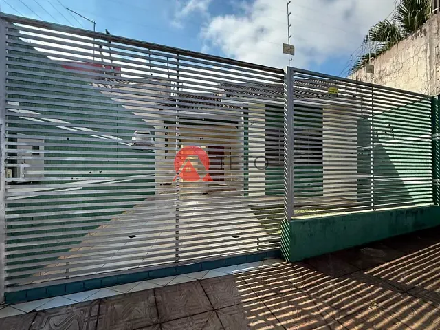 Casa 3 quartos e 2 banheiros, para alugar, no bairro Jardim Pinheiros em Maringá
