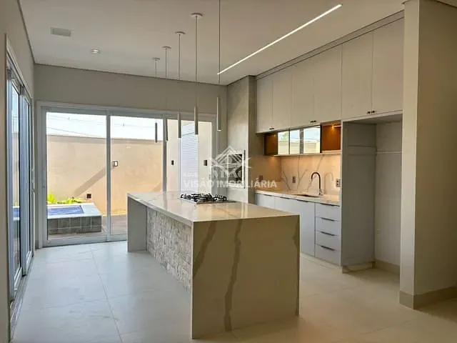 Casa com 310m², à venda, no bairro AQUARELA DOS POEMAS em Sinop