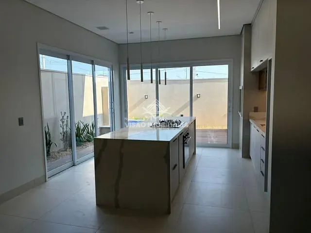 Casa com 310m², à venda, no bairro AQUARELA DOS POEMAS em Sinop