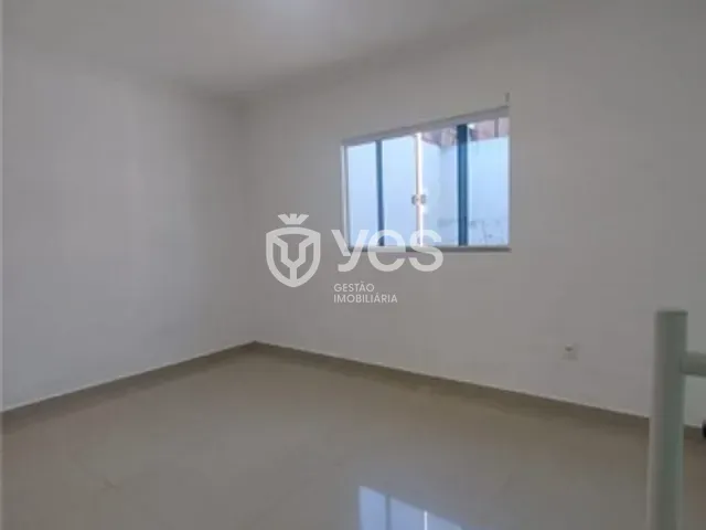 Casa com 240m² 4 quartos e 3 banheiros, à venda, no bairro Cicinato de Ávila em Araxá