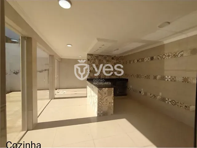 Casa com 240m² 4 quartos e 3 banheiros, à venda, no bairro Cicinato de Ávila em Araxá