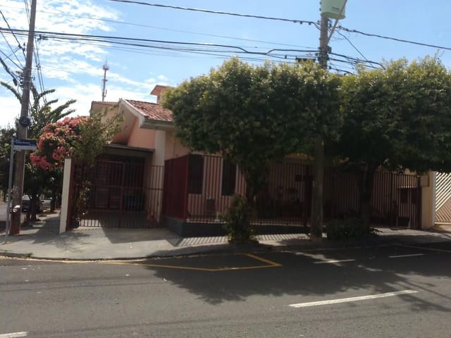 Casa com 250m² 3 quartos e 1 banheiro, à venda, no bairro Vila Dório em São José do Rio Preto