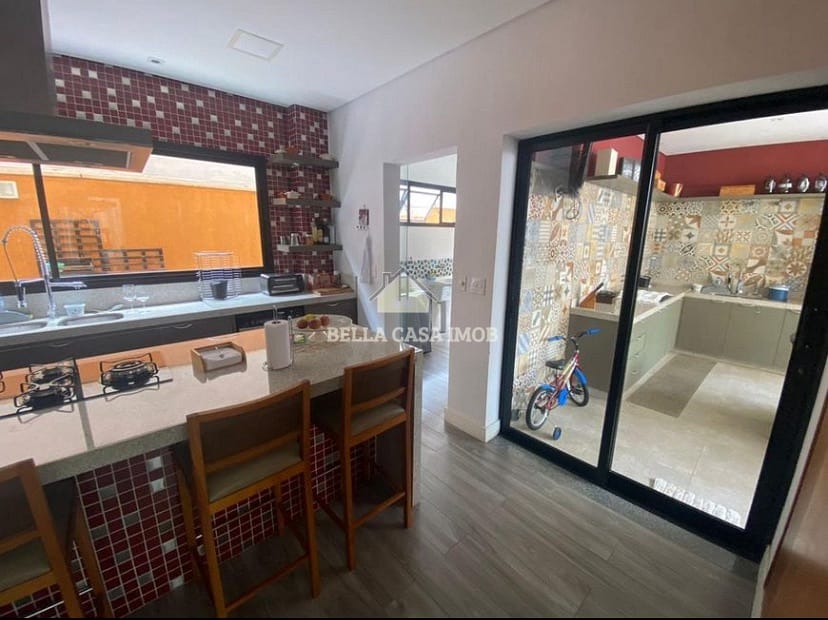 Casa à venda e aluguel com 3 quartos, 298m² - Foto 13